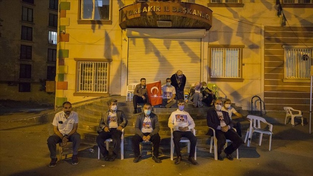 Diyarbakır anneleri evlat nöbetini 24 saat sürdürecek Diyarbakır anneleri evlat nöbetini 24 saat sürdürecek