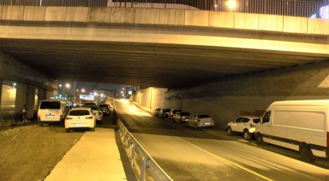 Dolu uyarısı yapıldı, köprü ve viyadüklerin altı otoparka döndü Dolu uyarısı yapıldı, köprü ve viyadüklerin altı otoparka döndü