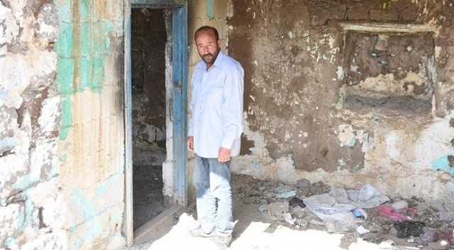 Eşi ve çocukları tarafından terk edilen adamın dramı yürek burktu Eşi ve çocukları tarafından terk edilen adamın dramı yürek burktu