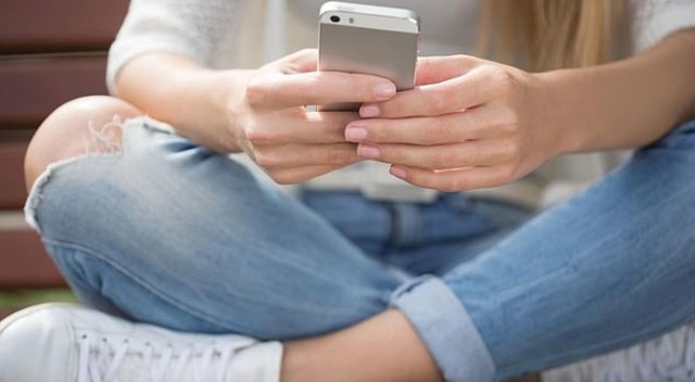 Ezber bozan araştırma:  Mesajlaşma gençler için faydalı