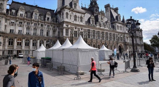 Fransızların yüzde 61’ine göre Macron, Kovid-19 kriziyle başa çıkamadı