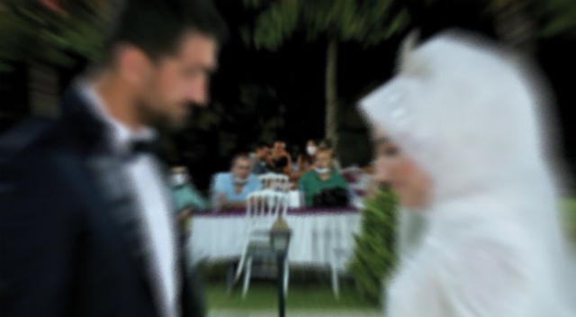 Gelin ve damat ile davetlilere 111 bin 300 TL maske mesafe cezası
