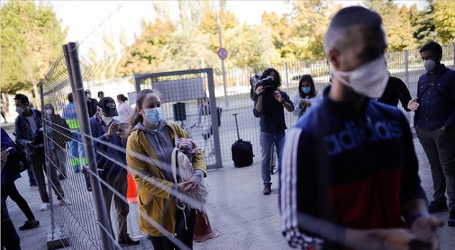 İspanya&#039;da Kovid-19 vakalarının 5&#039;te 1&#039;i hastanede tedavi gördü