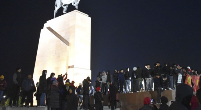Kırgızistan'ın başkenti Bişkek'te yağma endişesi