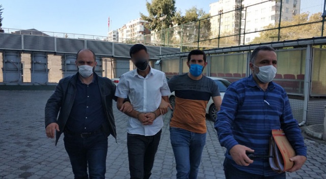 Köpeği öldürüp, sahibini bıçaklayan şahıs tutuklandı Köpeği öldürüp, sahibini bıçaklayan şahıs tutuklandı