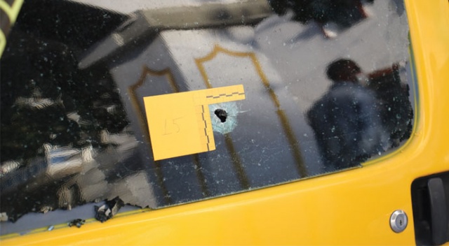 Korku dolu anlar! Araçlarla gelip çatıştılar...