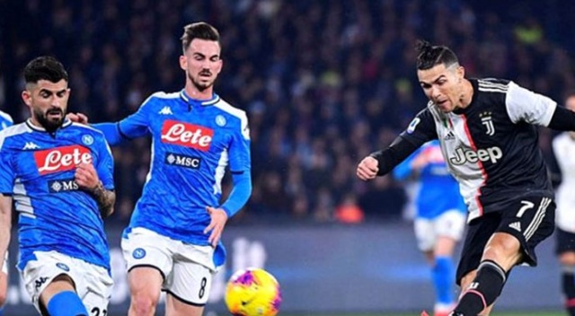 Korona nedeniyle maça çıkamayan Napoli'nin 1 puanı silindi Korona nedeniyle maça çıkamayan Napoli'nin 1 puanı silindi