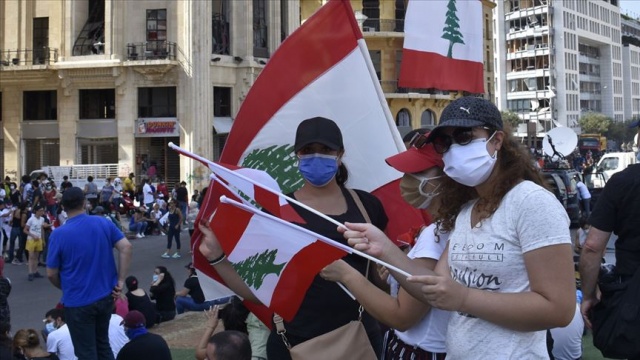 Lübnan&#039;da ağırlaşan yaşam şartları protesto edildi