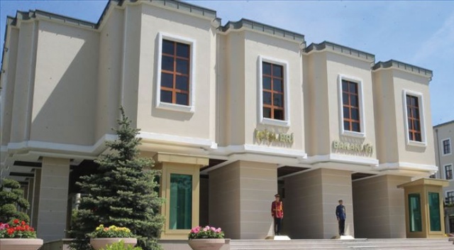 Mardin'de PKK'lı terörist güvenlik güçlerine teslim oldu Mardin'de PKK'lı terörist güvenlik güçlerine teslim oldu