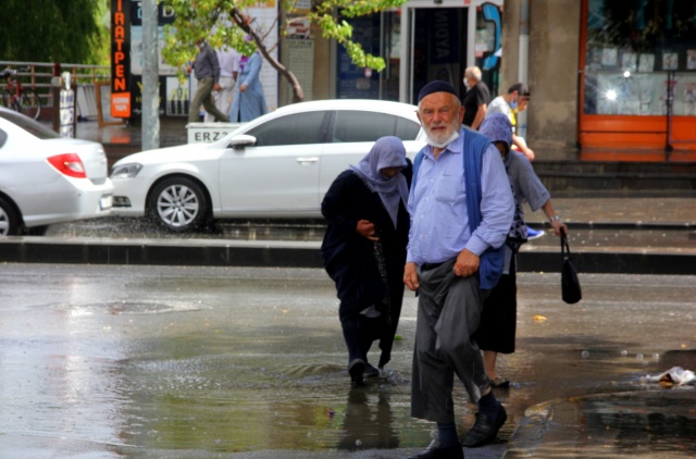 Meteorolojiden Manisa için dolu ve sağanak yağış uyarısı
