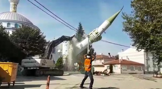 Minare böyle yıkıldı! Film gibi izlediler Minare böyle yıkıldı! Film gibi izlediler