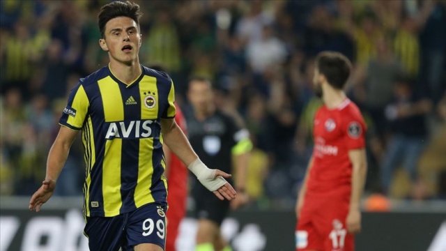 Napolili Eljif Elmas'ın Covid-19 testi pozitif çıktı Napolili Eljif Elmas'ın Covid-19 testi pozitif çıktı