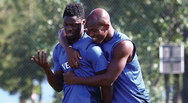 Nwakaeme ülkesinde moral depoladı