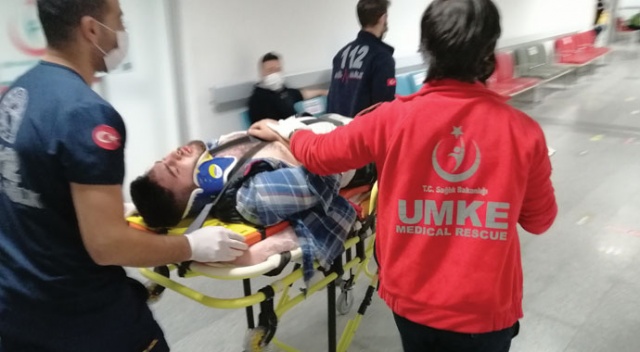 Otomobil kamyona arkadan çarptı: 3 yaralı