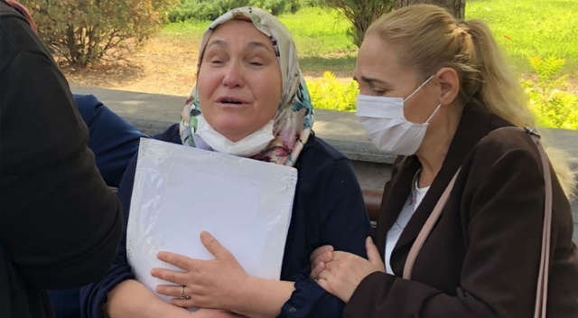 Sanığın üzerine kızının mezar toprağını attı Sanığın üzerine kızının mezar toprağını attı