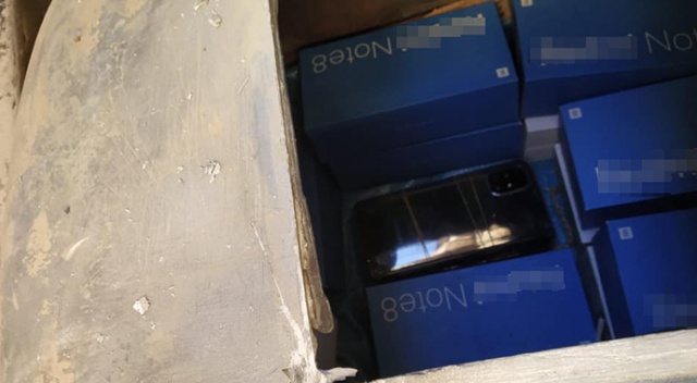 Şanlıurfa’da 700 bin lira değerinde gümrük kaçağı telefon ele geçirildi Şanlıurfa’da 700 bin lira değerinde gümrük kaçağı telefon ele geçirildi