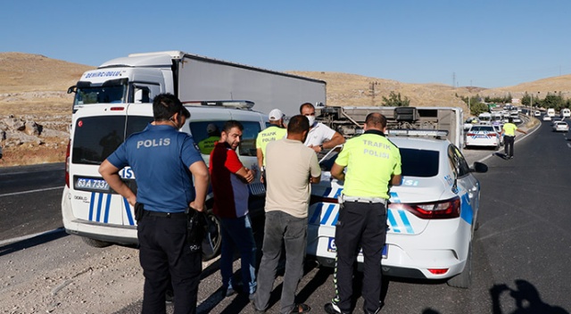 Şanlıurfa'da zincirleme trafik kazası: 14 yaralı Şanlıurfa'da zincirleme trafik kazası: 14 yaralı