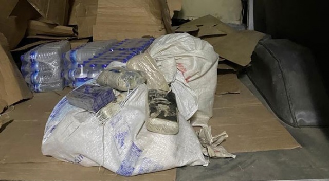 Su kolilerinin altına gizlenmiş 27 kilo 794 gram eroin ele geçirildi