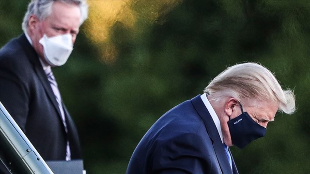 Trump'a hastaneye kaldırılmadan önce oksijen takviyesi yapılmış Trump'a hastaneye kaldırılmadan önce oksijen takviyesi yapılmış