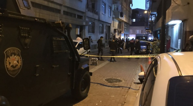 Zeytinburnu’nda iki aile arasındaki kavga kanlı bitti: 2 yaralı Zeytinburnu’nda iki aile arasındaki kavga kanlı bitti: 2 yaralı