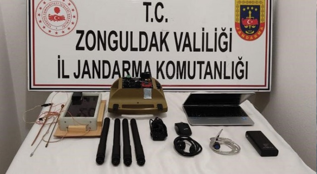 Zonguldak'ta izinsiz define arayan 6 kişi suçüstü yakalandı Zonguldak'ta izinsiz define arayan 6 kişi suçüstü yakalandı