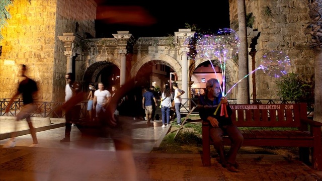 Antalya'ya gelen turist sayısı 3 milyon 276 bin 627'ye ulaştı Antalya'ya gelen turist sayısı 3 milyon 276 bin 627'ye ulaştı