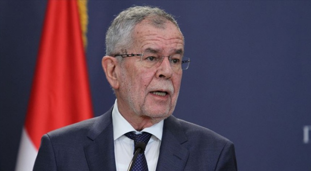 Avusturya Cumhurbaşkanı Bellen düşerek kalçasını kırdı
