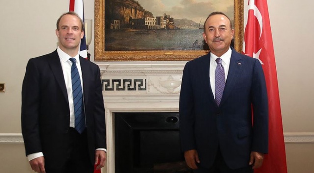 Bakan Çavuşoğlu, İngiliz mevkidaşı Raab ile telefonda görüştü