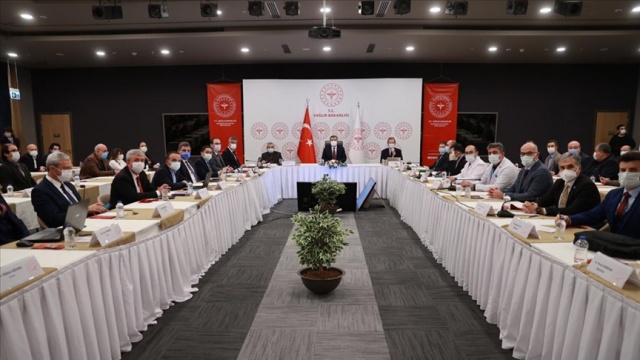Bakan Koca, kısıtlama dışındaki zamanların da evde geçirilmesini istedi Bakan Koca, kısıtlama dışındaki zamanların da evde geçirilmesini istedi