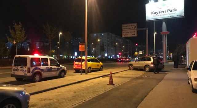 Camiden çıkan iş adamı silahlı saldırıya uğradı