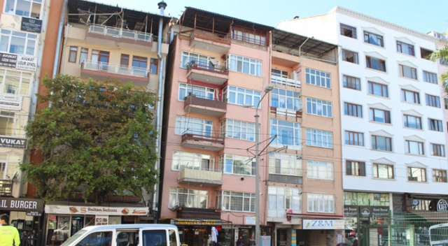 Deprem gerçeğine rağmen Kocaeli’de yamuk binalarda yaşıyorlar
