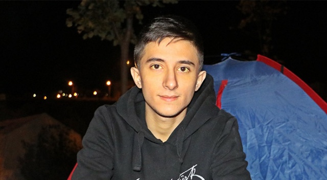 Depremden bir gün önce elektrik akımına kapılan genç, depremden de bir saniyeyle kurtuldu