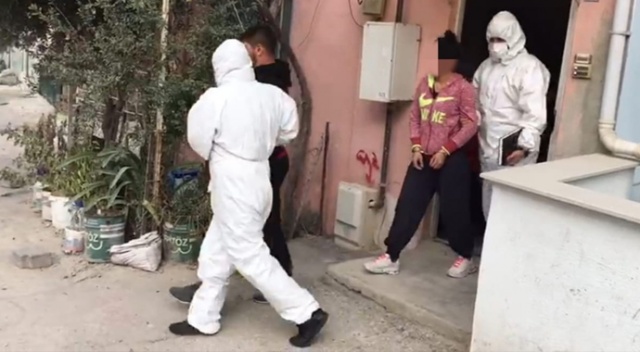 Firari çift, filyasyon ekibinin jandarma olduğunu kelepçe takılınca anladı