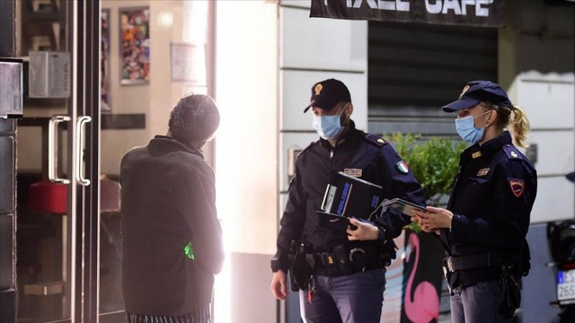 İtalya'da son 24 saatte 37 bin 978 yeni Kovid-19 vakası tespit edildi İtalya'da son 24 saatte 37 bin 978 yeni Kovid-19 vakası tespit edildi