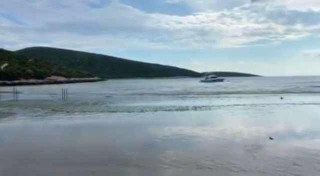 İzmir’de yaşanan tsunaminin yeni dehşet görüntüleri ortaya çıktı İzmir’de yaşanan tsunaminin yeni dehşet görüntüleri ortaya çıktı