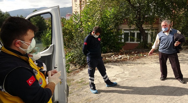 Karantinasının ikinci gününde sokağa çıktı, 'korona morona yok' dedi