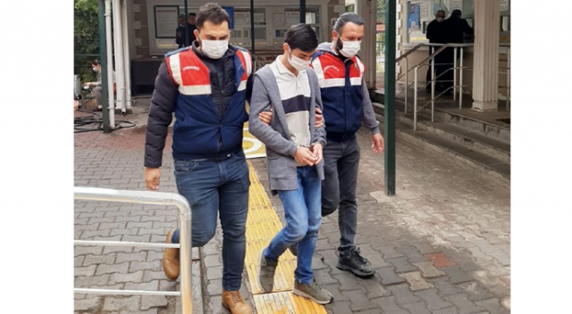 Kendisini teğmen ve avukat olarak tanıtıp iş vaadinde bulundu, yakayı ele verdi Kendisini teğmen ve avukat olarak tanıtıp iş vaadinde bulundu, yakayı ele verdi