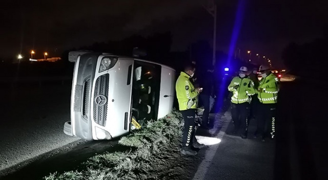 Kocaeli'de işçileri taşıyan servis minibüsü devrildi: Yaralılar var Kocaeli'de işçileri taşıyan servis minibüsü devrildi: Yaralılar var