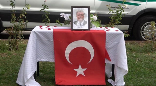 Koronavirüsten hayatını kaybeden Milli Eğitim Müdürü Yardımcısı için tören düzenlendi Koronavirüsten hayatını kaybeden Milli Eğitim Müdürü Yardımcısı için tören düzenlendi