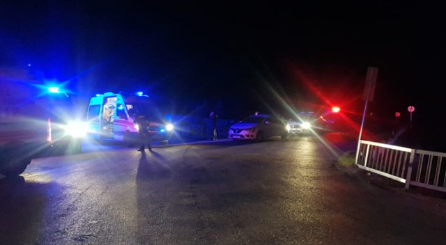 Mersin'de polisleri taşıyan midibüs devrildi: 1 şehit, 4 yaralı Mersin'de polisleri taşıyan midibüs devrildi: 1 şehit, 4 yaralı