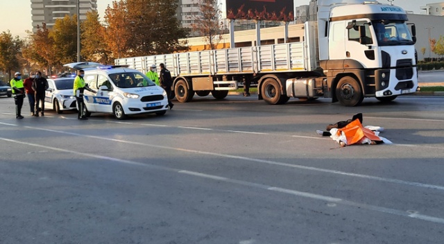 Mesaiye yetişmeye çalışan kadın motosiklet çarpması sonucu öldü Mesaiye yetişmeye çalışan kadın motosiklet çarpması sonucu öldü