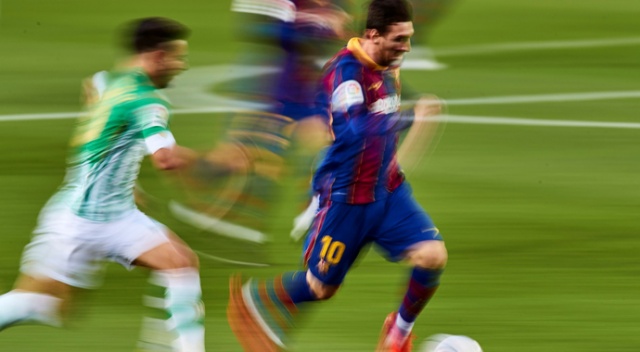 Messi girdi, Barcelona coştu