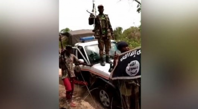 Mozambik’te DEAŞ’a bağlı radikaller 50’den fazla kişiyi infaz etti Mozambik’te DEAŞ’a bağlı radikaller 50’den fazla kişiyi infaz etti