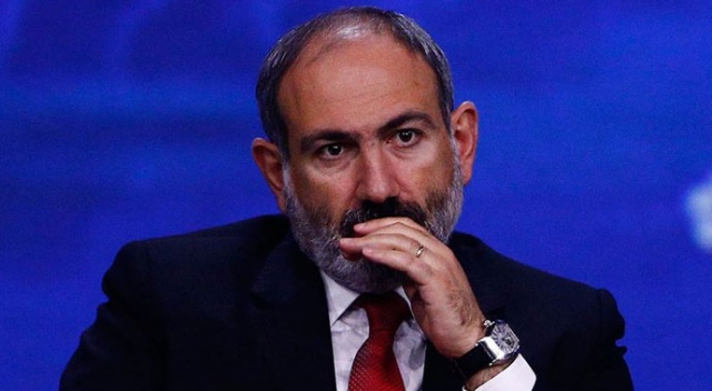 Paşinyan&#039;a peş peşe darbeler!