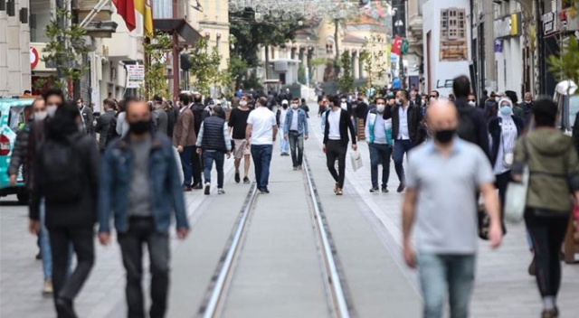 Salgında kamuoyu yoklaması: Vatandaşın gözü aşı çalışmalarında Salgında kamuoyu yoklaması: Vatandaşın gözü aşı çalışmalarında