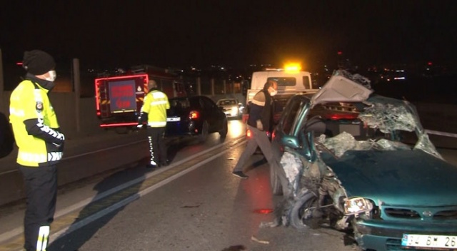 Taş bariyerlere çarpan otomobil takla attı: 1 yaralı Taş bariyerlere çarpan otomobil takla attı: 1 yaralı