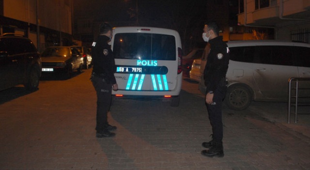Banka önünde unutulan paketi polis sahibine ulaştırdı Banka önünde unutulan paketi polis sahibine ulaştırdı