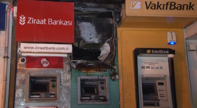 Bankamatikte yangın paniği Bankamatikte yangın paniği