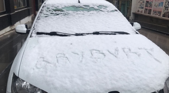 Bayburt’ta kar yağışı etkisini sürdürüyor