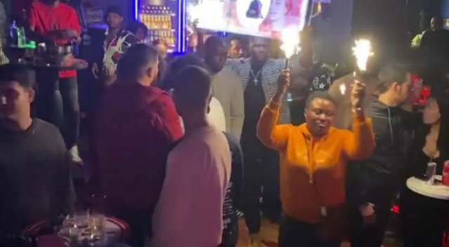 Beyoğlu&#039;nda Afrikalıların partisine polis baskını!